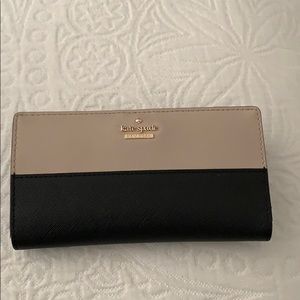 ✨ Kate spade wallet for sale✨